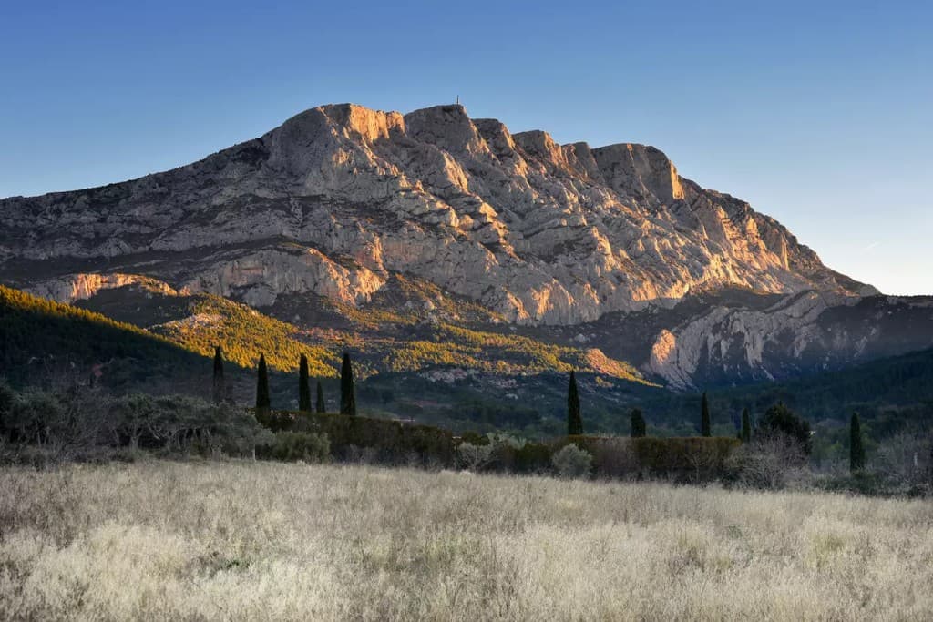 Paysage de Provence - Sainte-Victoire au coucher du soleil